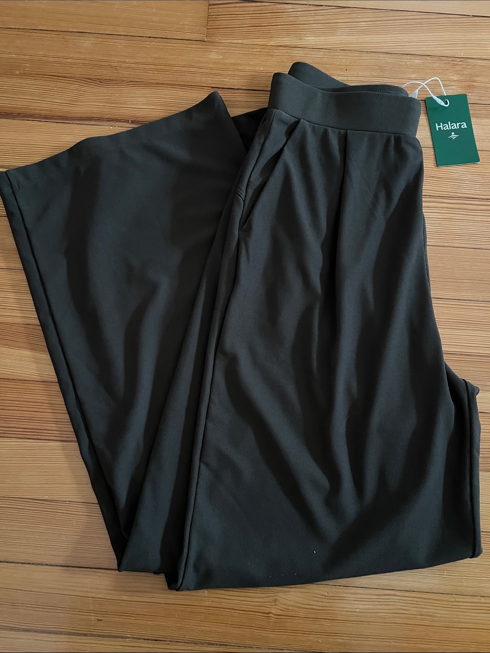 HALARA Wide-Leg Jogger Pants